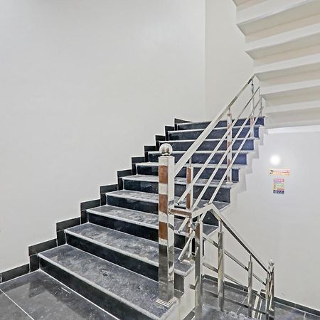 Townhouse P.S.Palace Near Amausi Metro Station ลัคเนา ภายนอก รูปภาพ