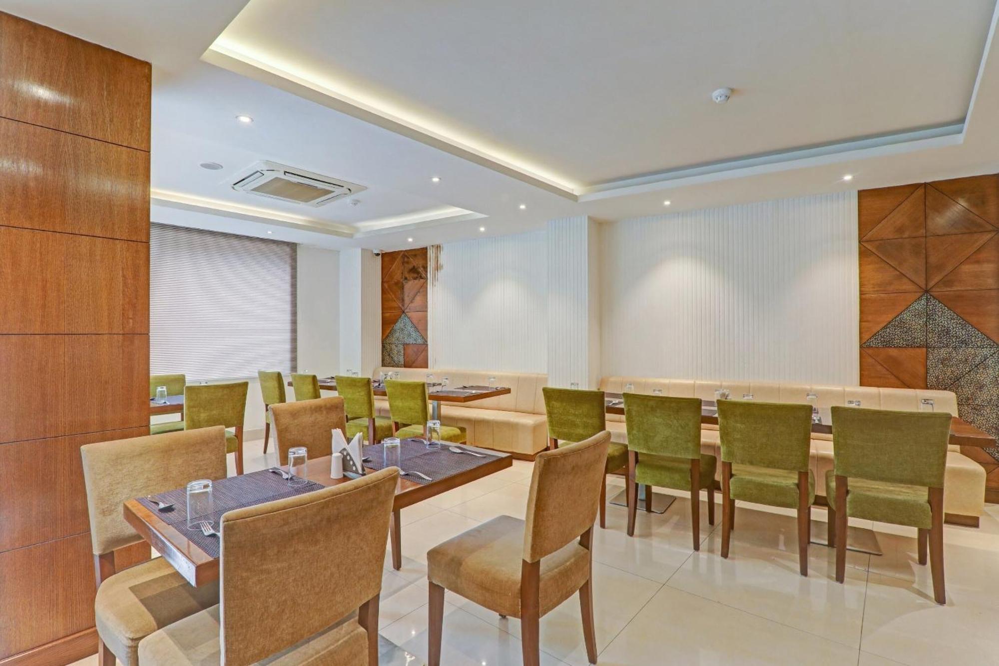 Townhouse P.S.Palace Near Amausi Metro Station ลัคเนา ภายนอก รูปภาพ