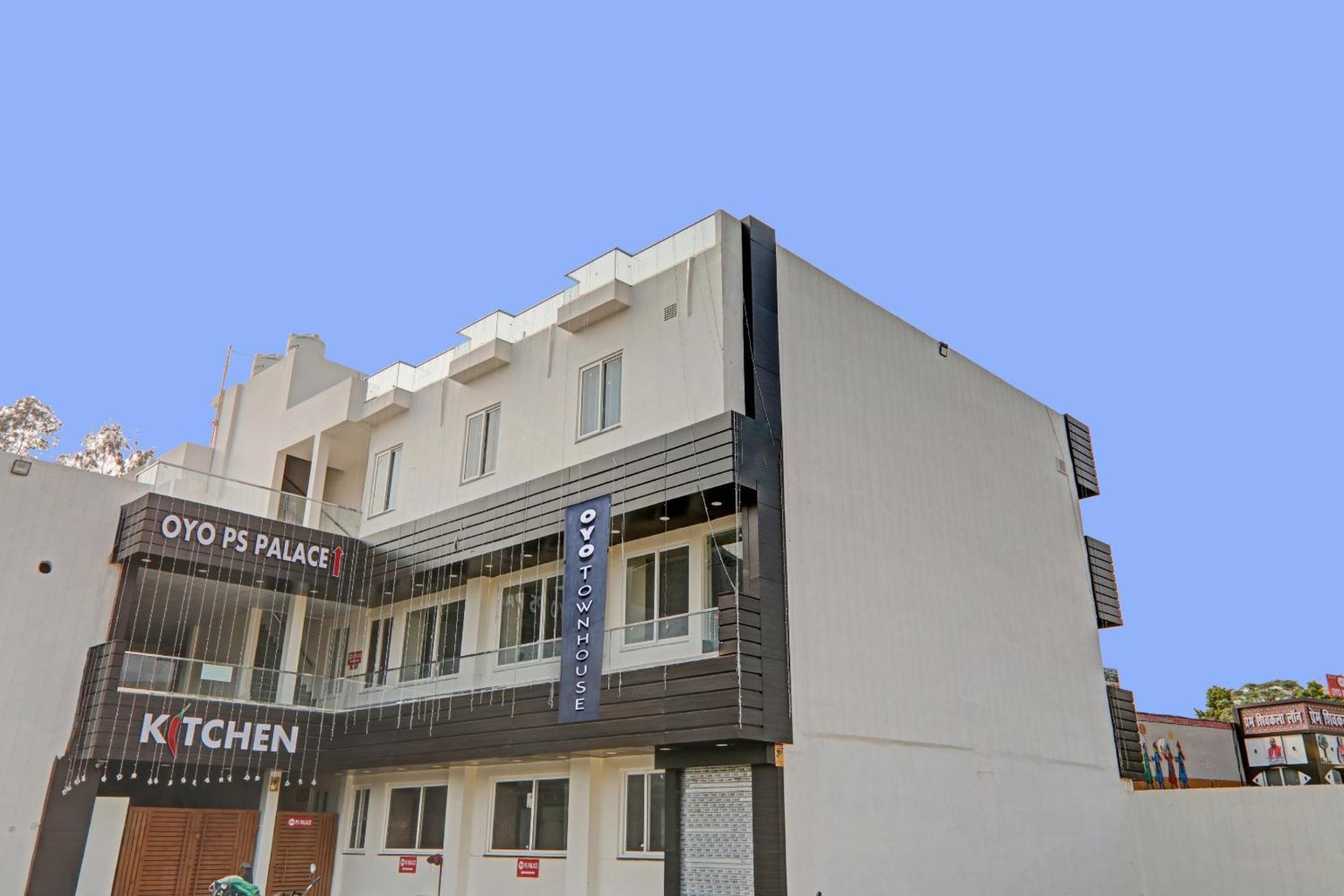 Townhouse P.S.Palace Near Amausi Metro Station ลัคเนา ภายนอก รูปภาพ