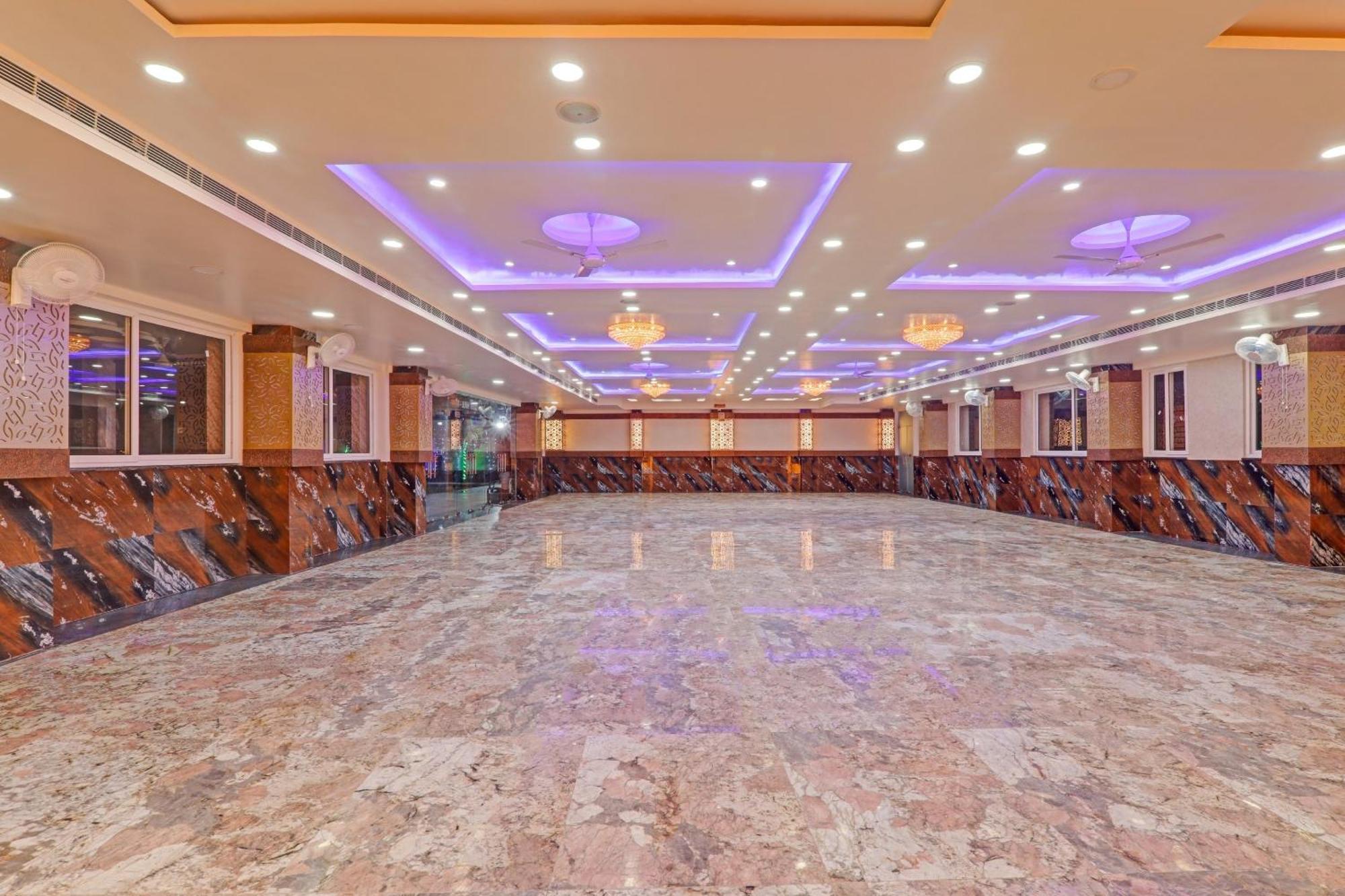 Townhouse P.S.Palace Near Amausi Metro Station ลัคเนา ภายนอก รูปภาพ